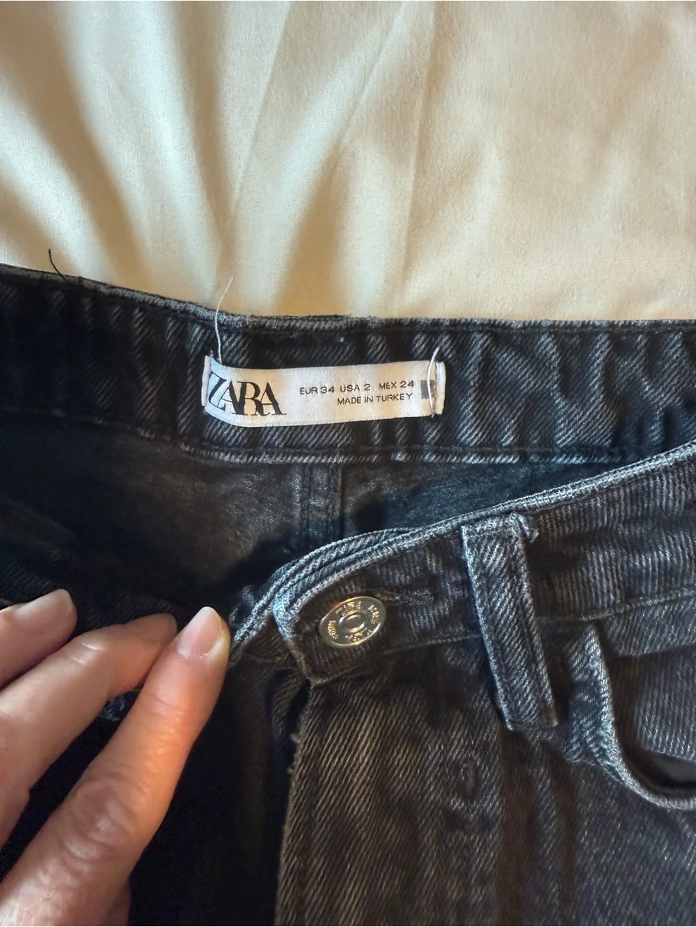 Zara Black Straight Leg Women’s Jeans
